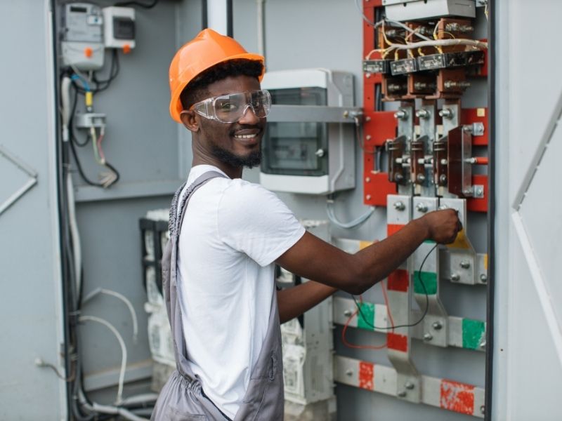 Guía de mantenimiento eléctrico preventivo para hogares puertorriqueños